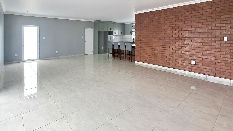 3 Bedroom Property for Sale in Golden Mile Western Cape